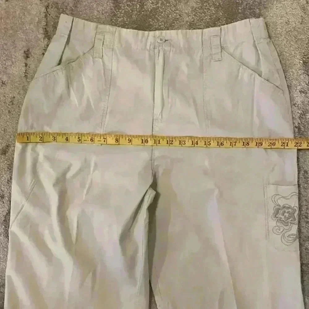 Women’s White Stag Capris - Picture 10 of 11